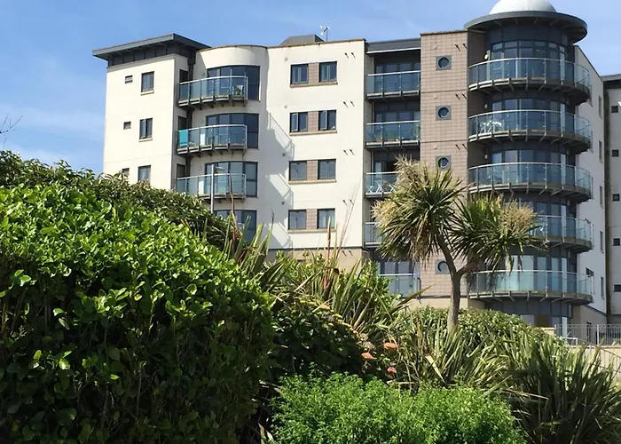 2Bed With Pool & Sea View Apartment
