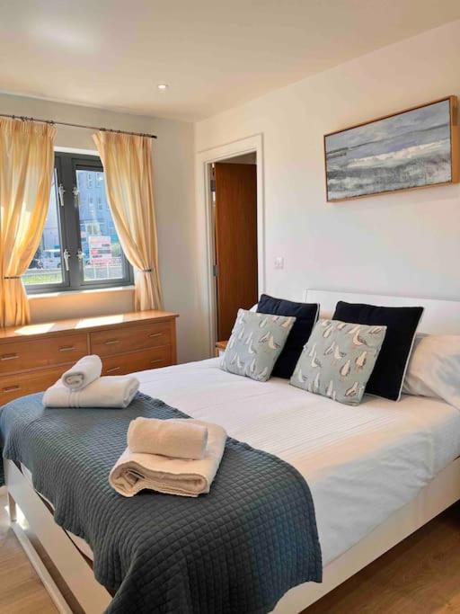 Apartment 2Bed With Pool & Sea View Apartment