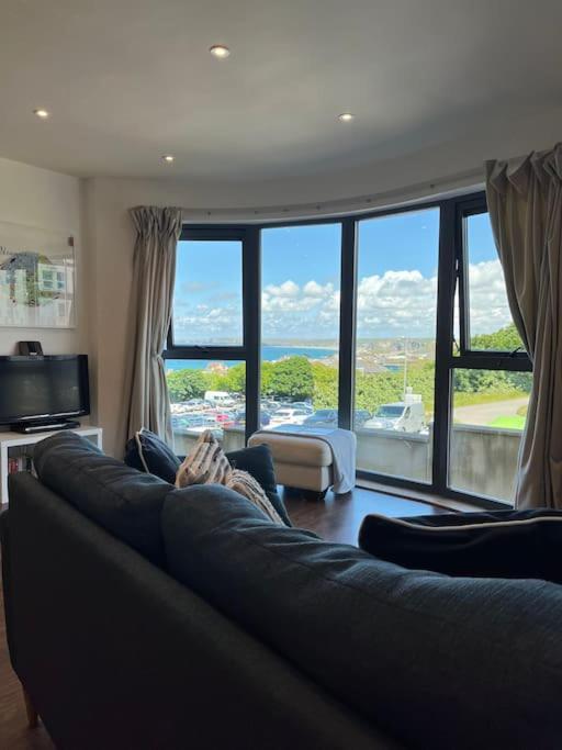 2Bed With Pool & Sea View Apartment *